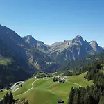 In Beim Arlberg *